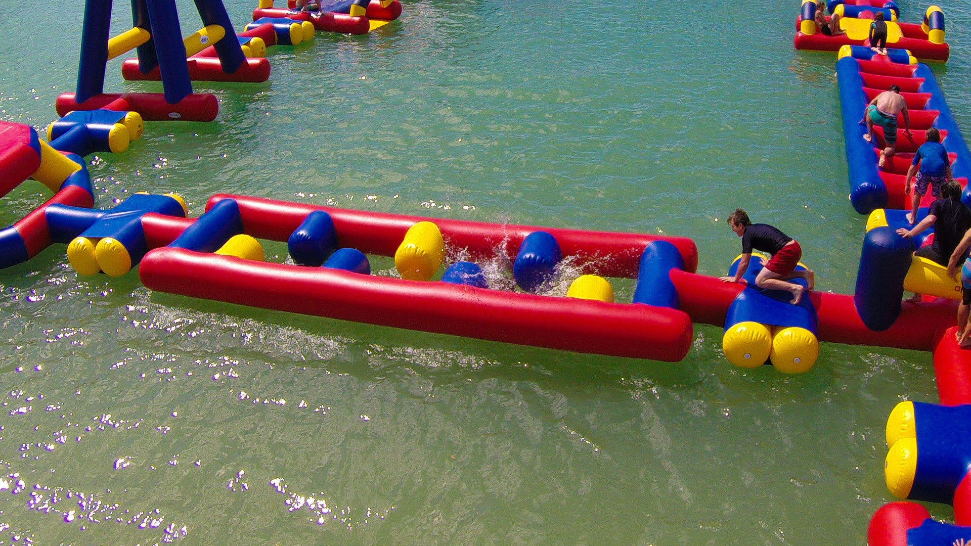 Split Ladder (Aqua Adventure)