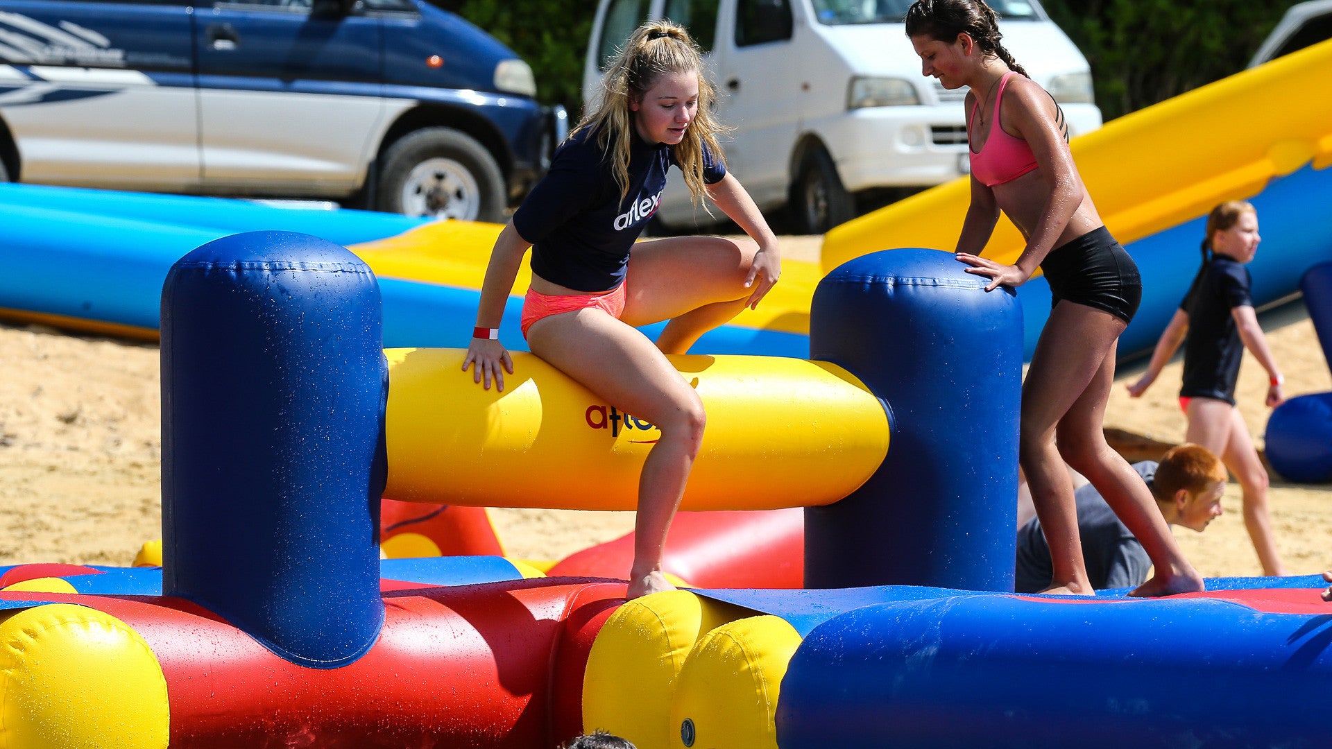 X-Hurdle (Aqua Adventure)